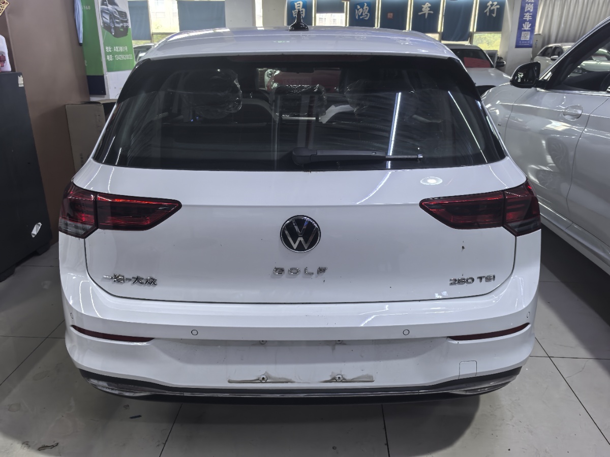 Volkswagen Golf 2023 car image #7