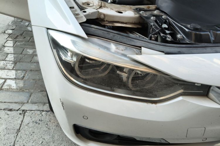 BMW 3 Series 2017 #8 BMW 3 Series 2017 car image #8