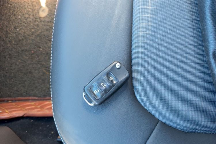 Volkswagen Santana 2016 imagen de coche #9