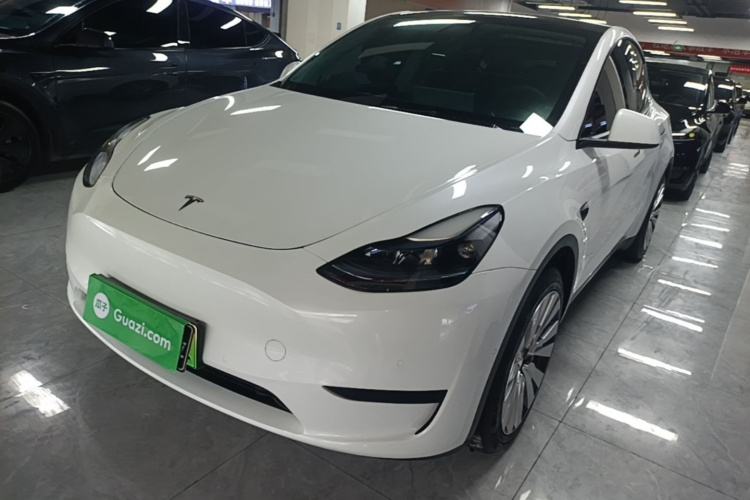 Tesla Model Y 2022 #2 Tesla Model Y 2022 car image #2