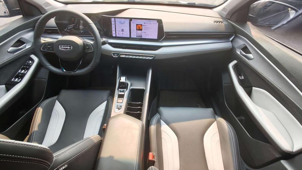 GEELY Binray 2023 car image #9