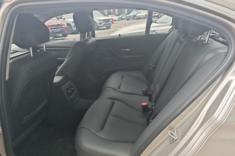 BMW 3 Series 2018 #17 BMW 3 Series 2018 car image #17