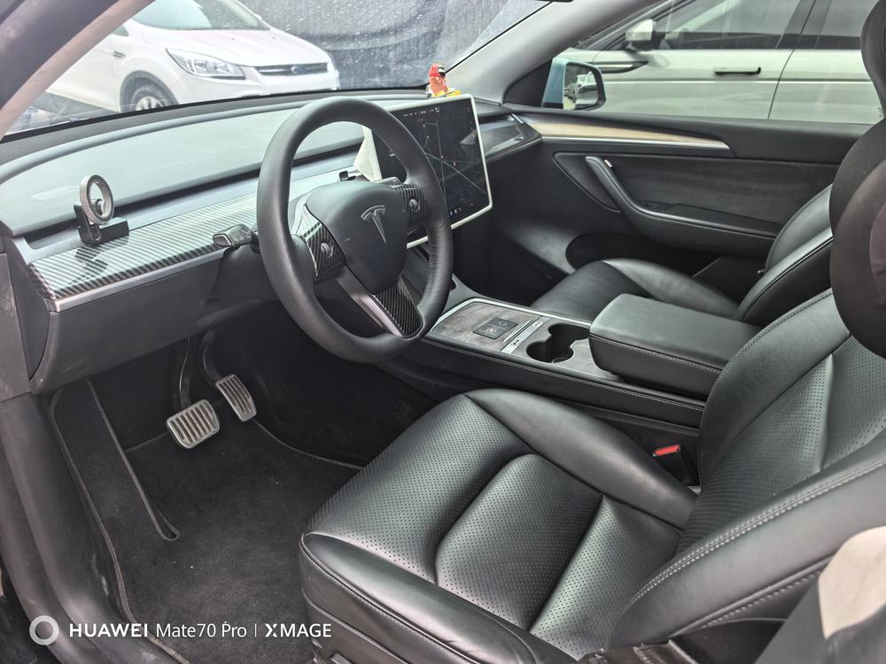 Tesla Model Y 2021 car image #9