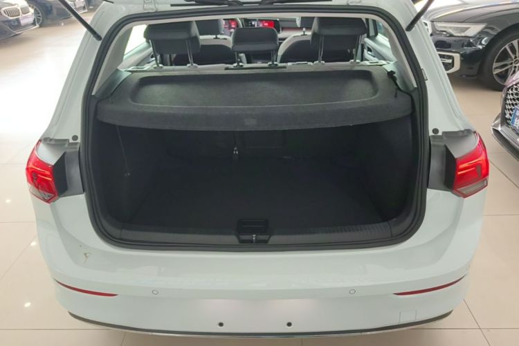 Volkswagen Golf 2024 car image #19