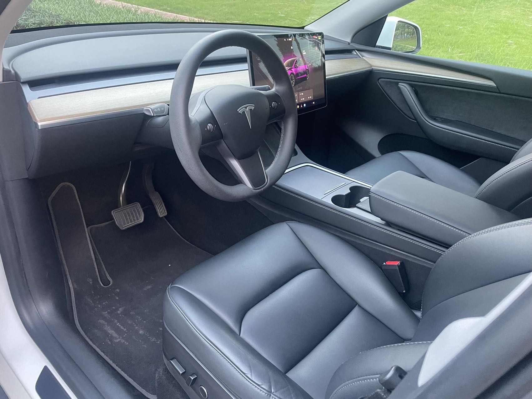 Tesla Model Y 2023 #7 Tesla Model Y 2023 car image #7