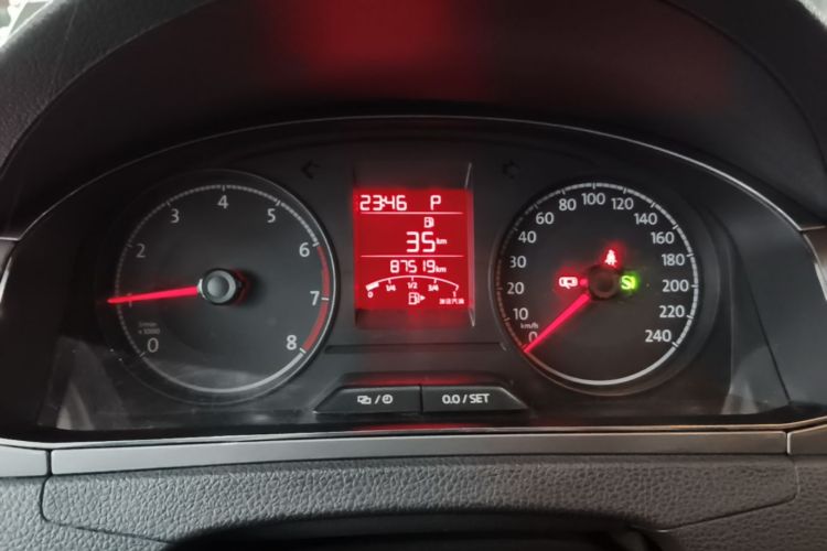 Volkswagen Santana 2018 car image #12