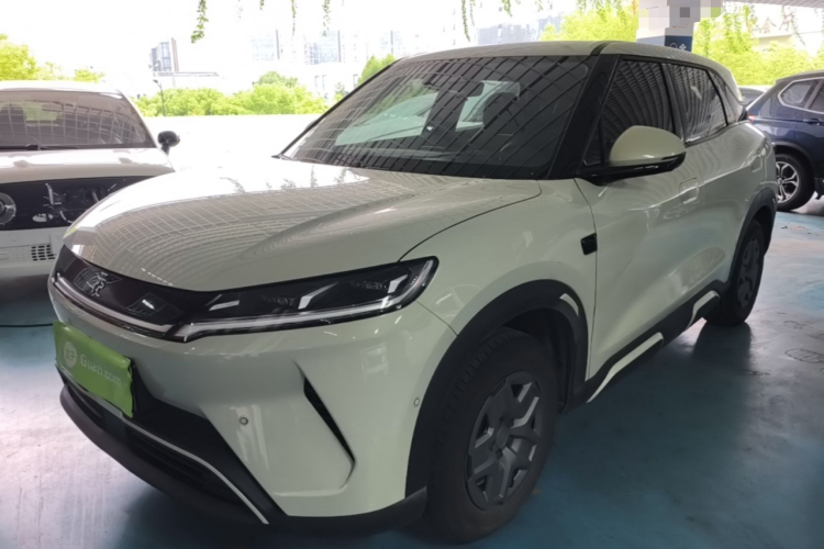 BYD YuanUP 2025 #2 BYD YuanUP 2025 car image #2