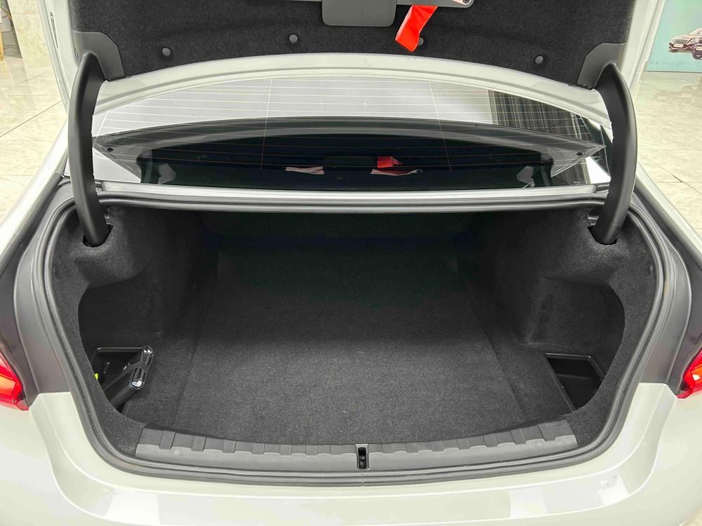 BMW 3 Series 2023 #22 BMW 3 Series 2023 car image #22