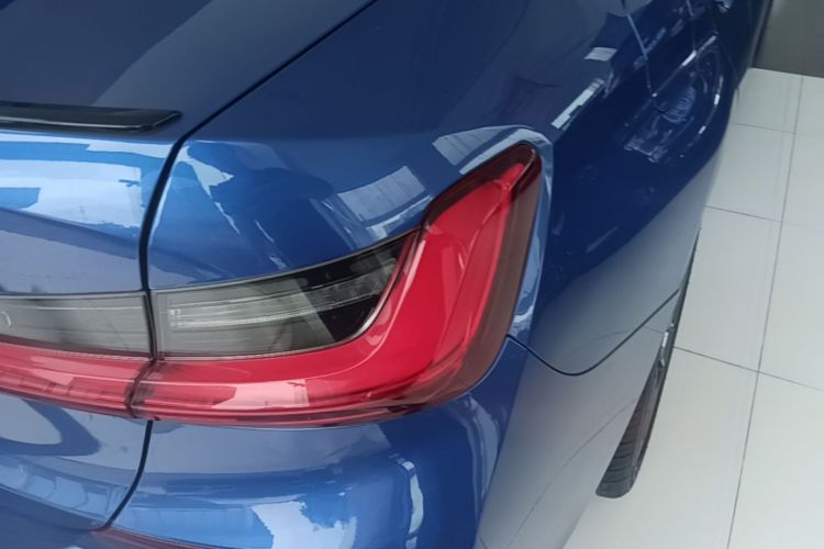 BMW 3 Series 2021 car image #8