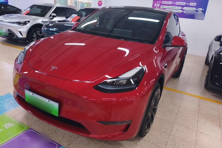 Tesla Model Y 2023 car image #2