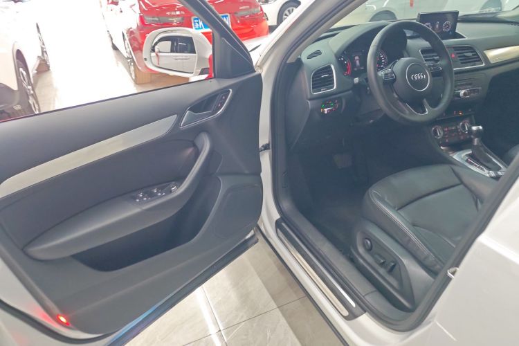 Audi Q3 2016 #16 Audi Q3 2016 car image #16