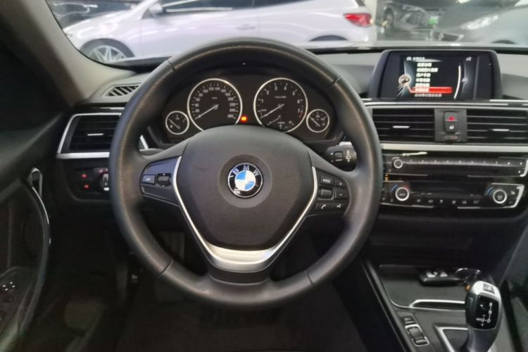 BMW 3 Series 2017 #15 BMW 3 Series 2017 car image #15