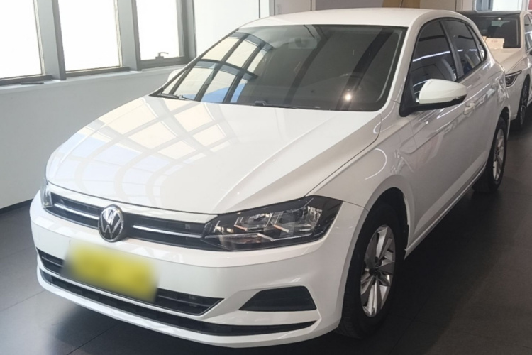 Volkswagen Polo 2023 car image #2