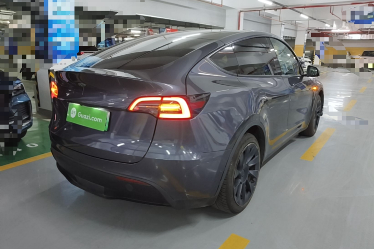Tesla Model Y 2022 car image #7