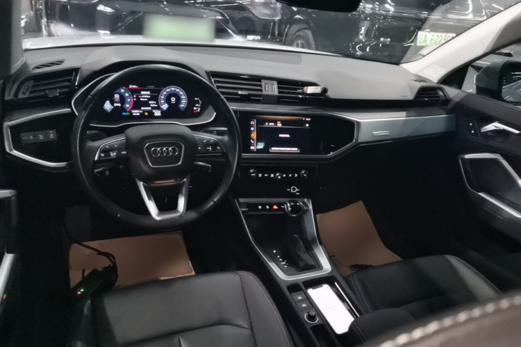 Audi Q3 2021 image de voiture #10
