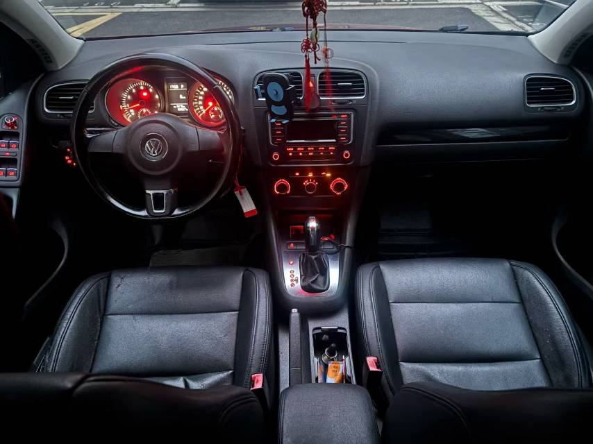 Volkswagen Golf 2013 car image #8