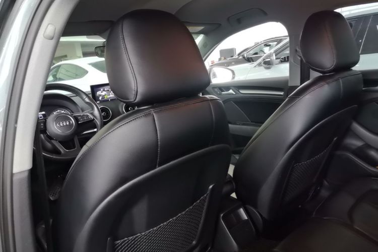 Audi A3 2019 car image #18