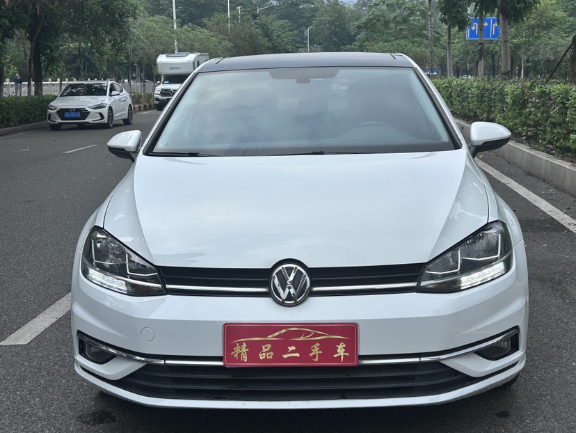 Volkswagen Golf 2020 car image #2