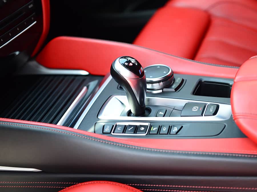 BMW X6 M 2016 car image #19