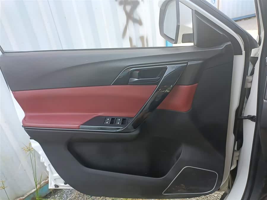 Forthing T5 2019 immagine di auto #19