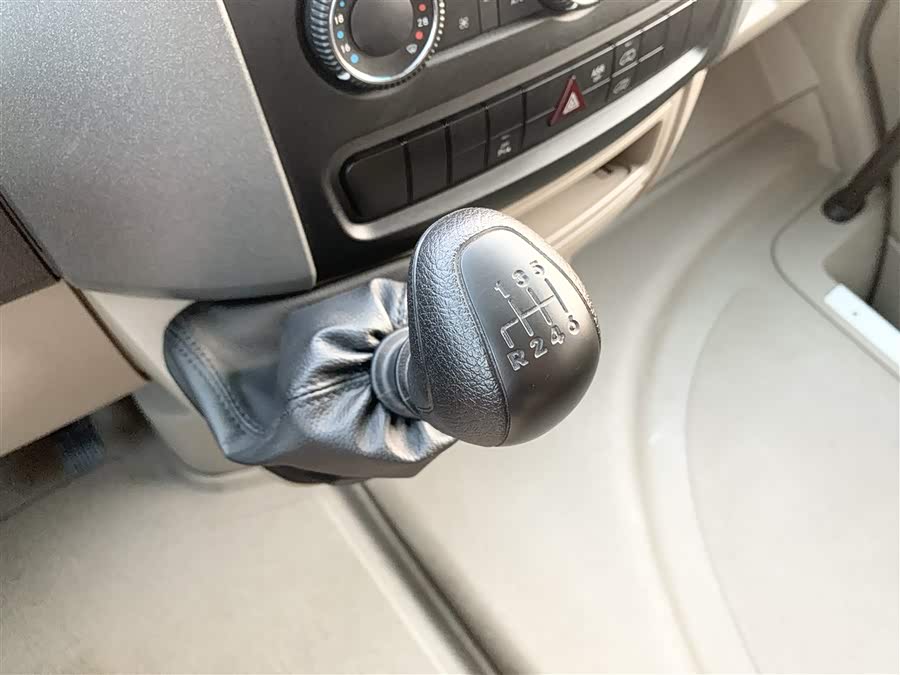 Mercedes-Benz Sprinter 2019 car image #19