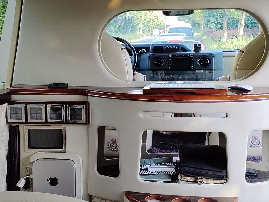 Ford E350 2011 imagem de carro #19