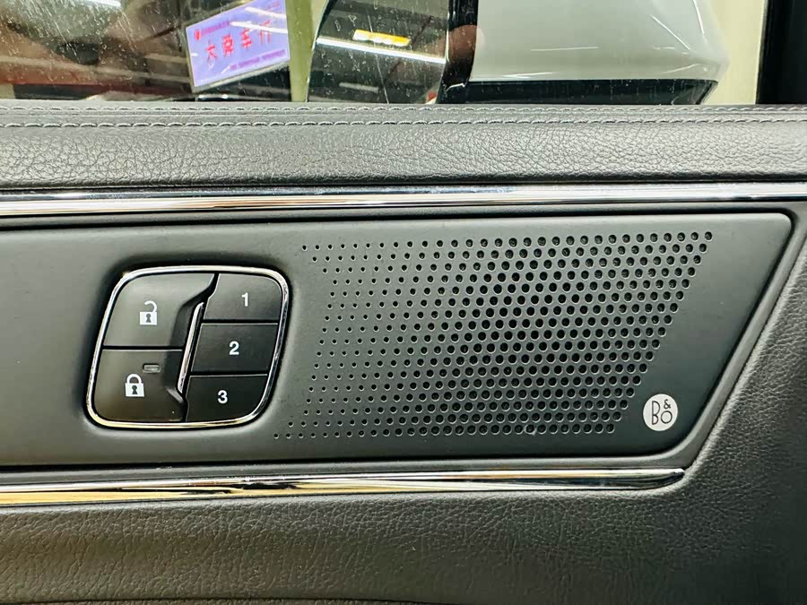 Ford Taurus 2021 car image #19