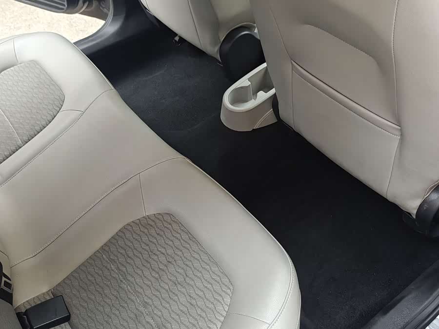 Skoda Rapid 2016 #19 Skoda Rapid 2016 car image #19