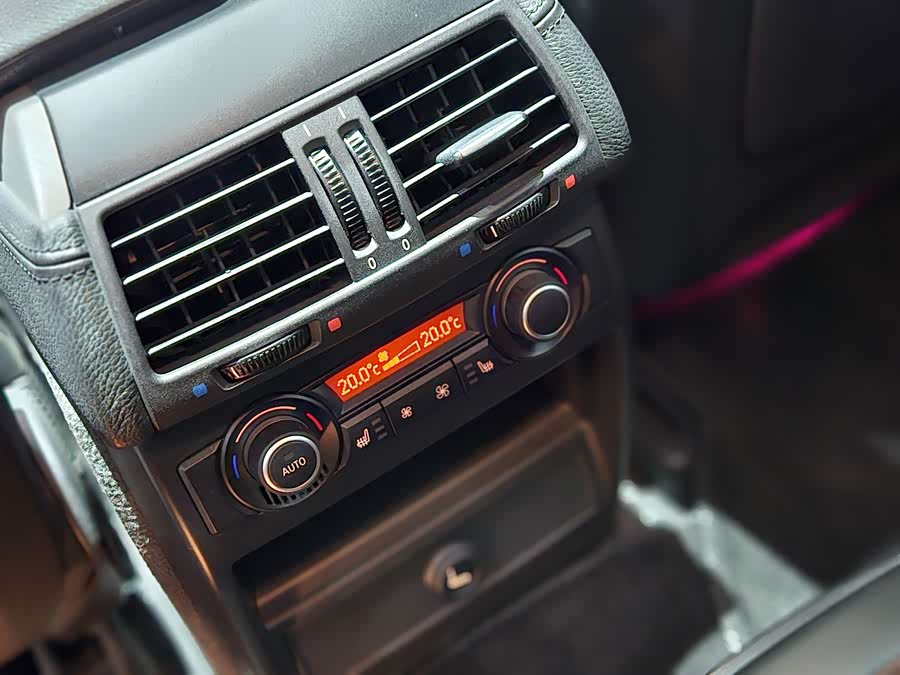 BMW X6 M 2010 #19 BMW X6 M 2010 immagine di auto #19