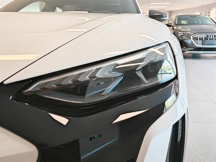 Audi RS e-tron GT 2023 #19 Audi RS e-tron GT 2023 car image #19