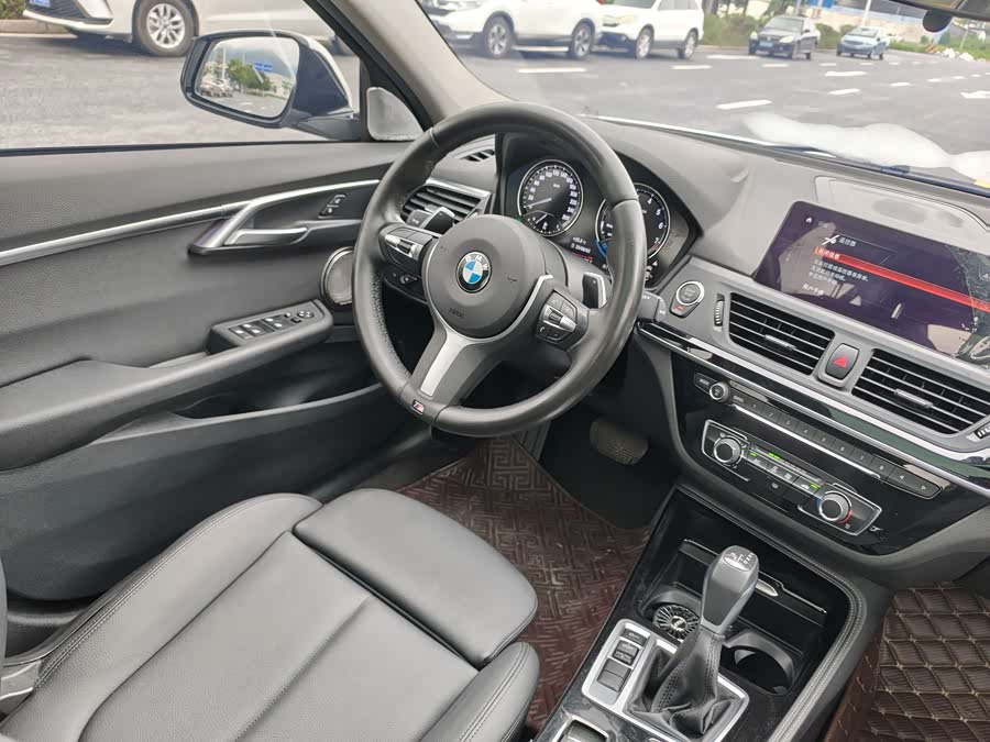BMW 1 Series 2019 immagine di auto #19