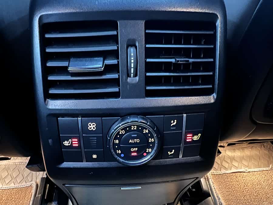 Mercedes-Benz GLS AMG 2016 صورة سيارة #19