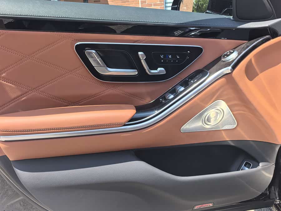 Mercedes-Benz Maybach S Class 2024 car image #19