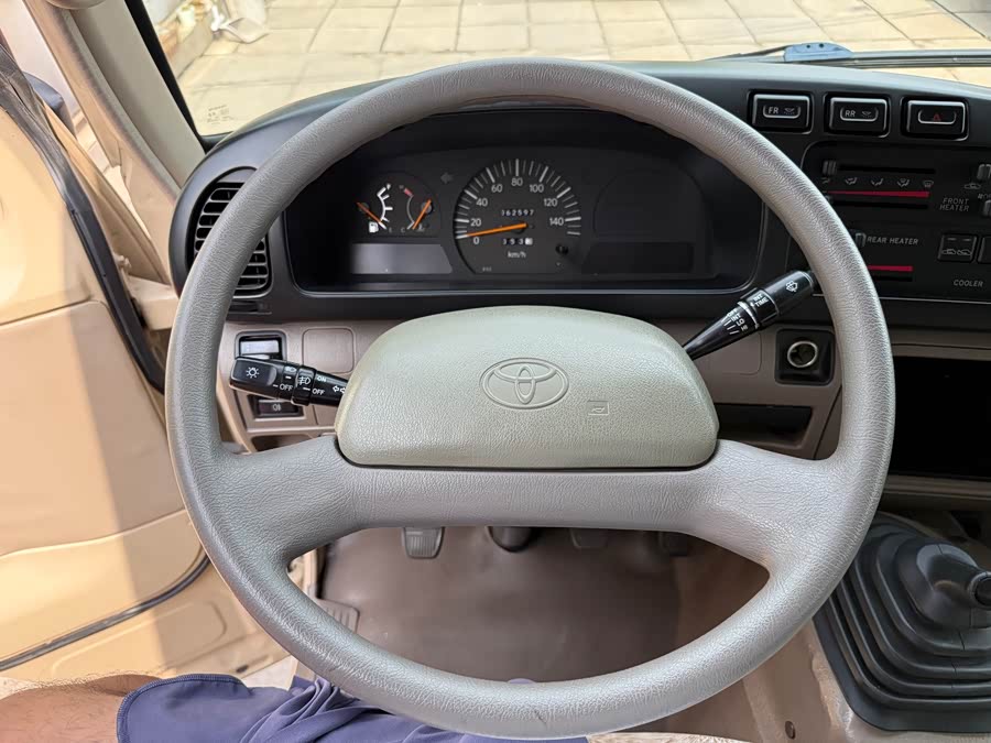 Toyota Coaster 2011 #19 Toyota Coaster 2011 imagen de coche #19