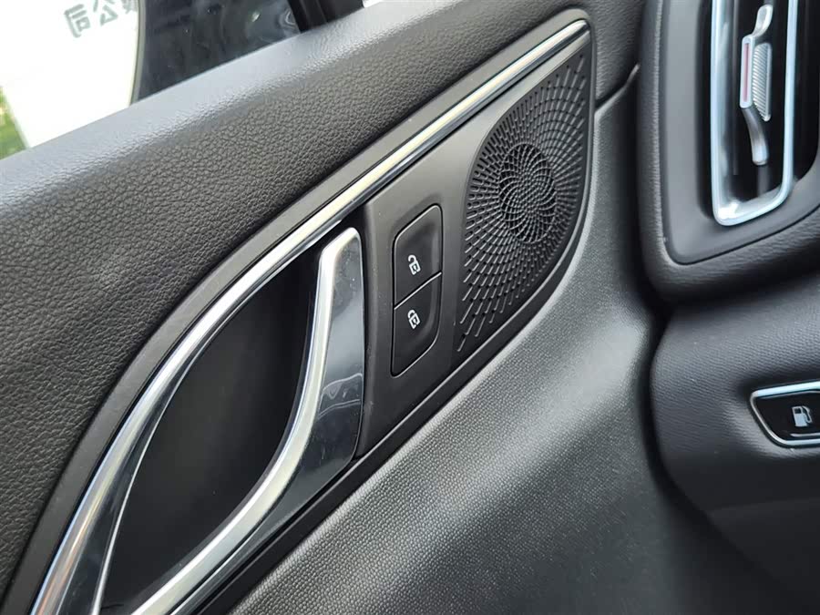 HongQi HS3 PHEV 2024 #19 HongQi HS3 PHEV 2024 car image #19