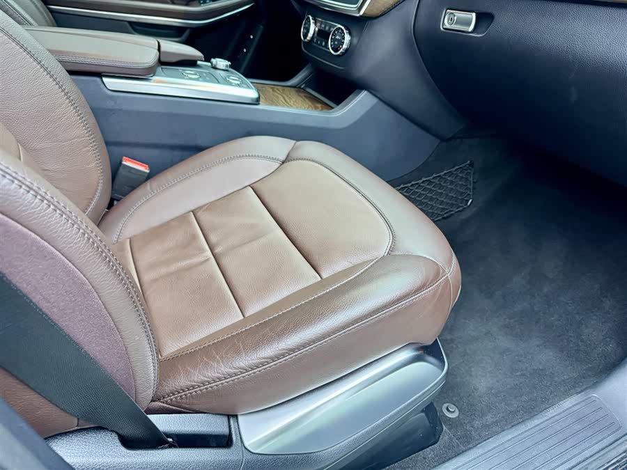 Mercedes-Benz GL Class 2014 car image #19