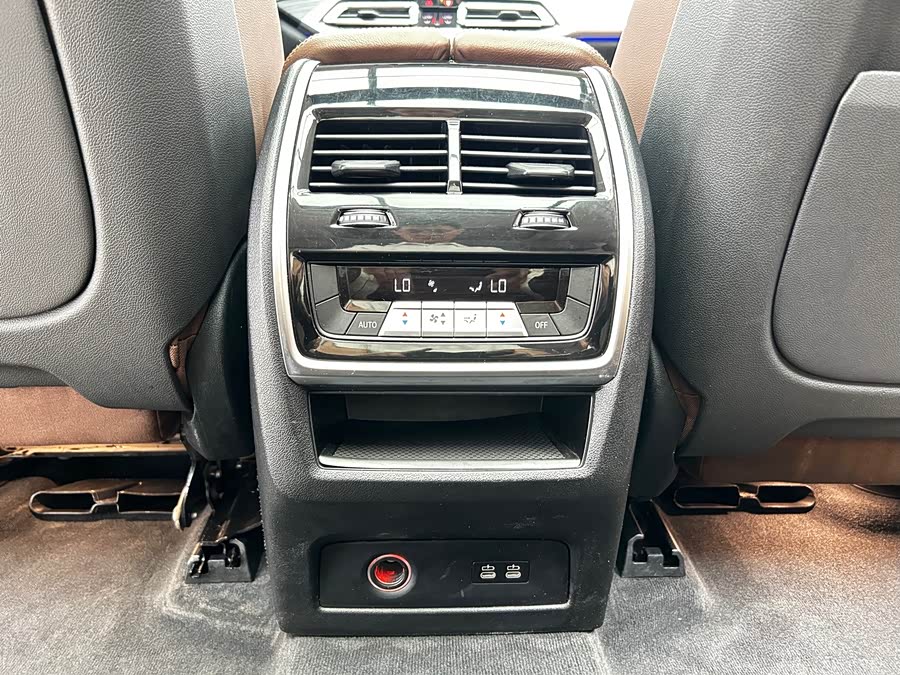 BMW X7 2020 immagine di auto #19