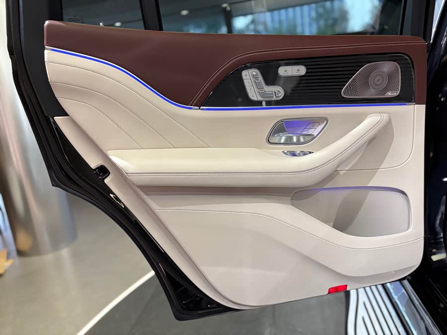 Mercedes-Benz Maybach GLS 2024 صورة سيارة #19