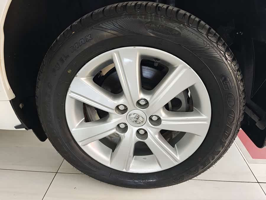 Toyota Reiz 2013 car image #19