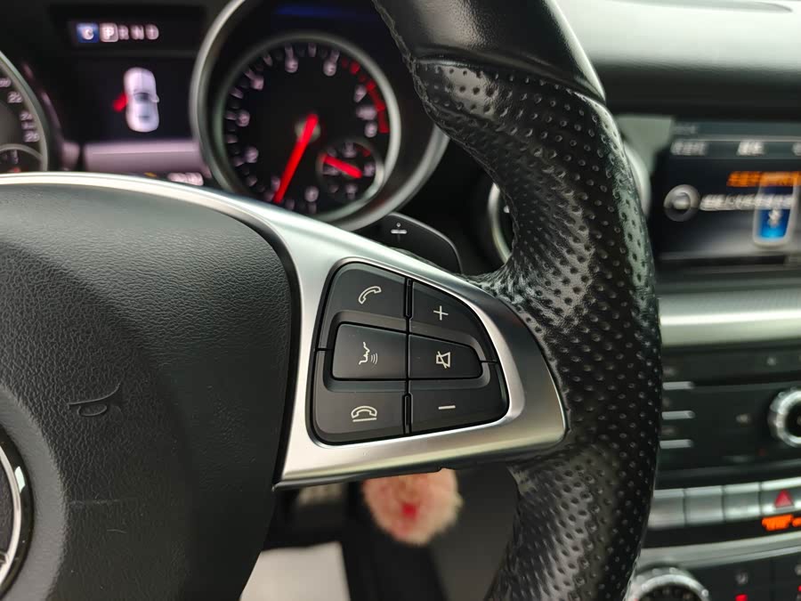 Mercedes-Benz SLC Class 2017 car image #19