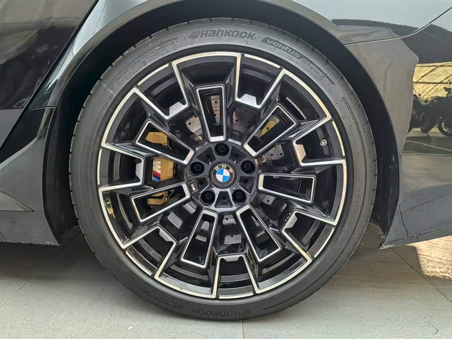 BMW M5 New Energy #19 BMW M5 New Energy car image #19