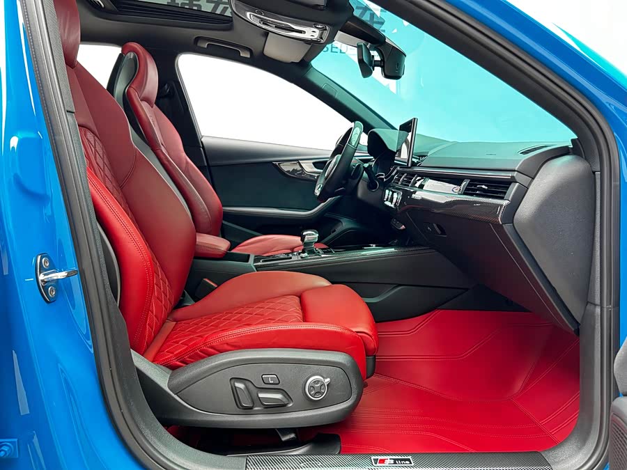 Audi S4 2023 car image #19