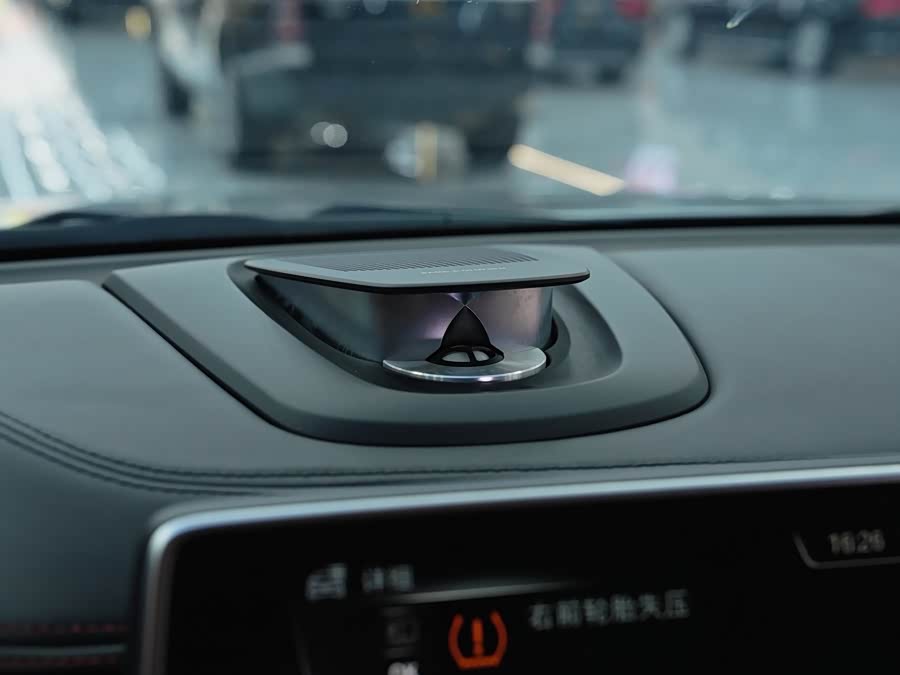 BMW X6 M 2017 #19 BMW X6 M 2017 car image #19