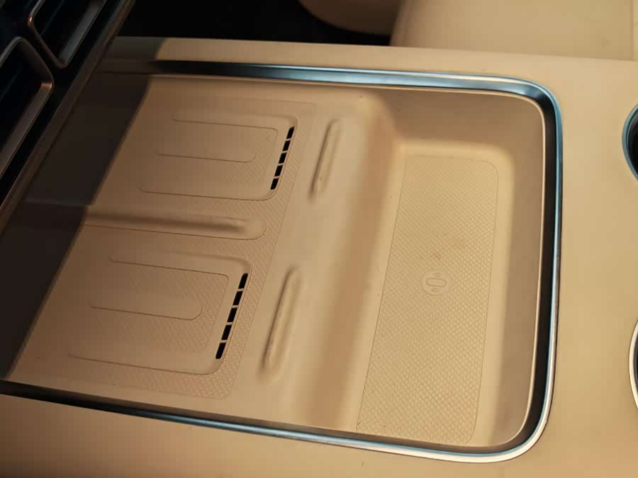 理想汽车 理想MEGA 2024 汽车图片 #19