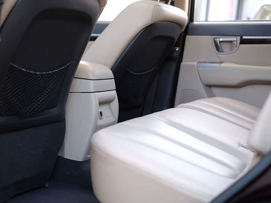 Hyundai Santa Fe Classic 2011 car image #19