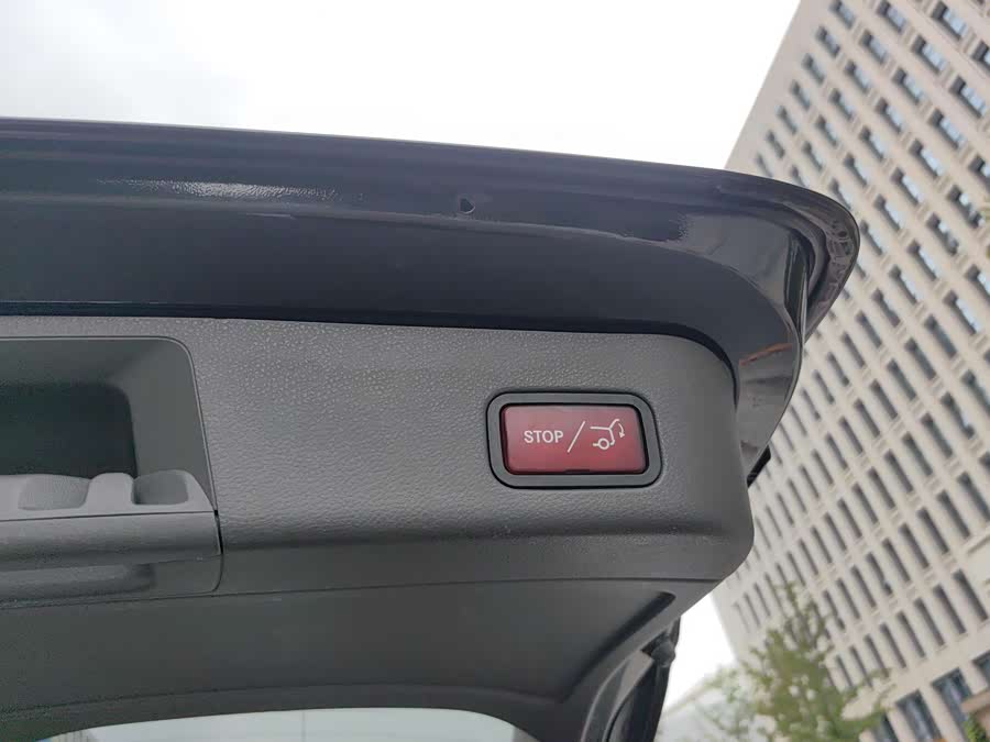 Mercedes-Benz M Class 2012 car image #19