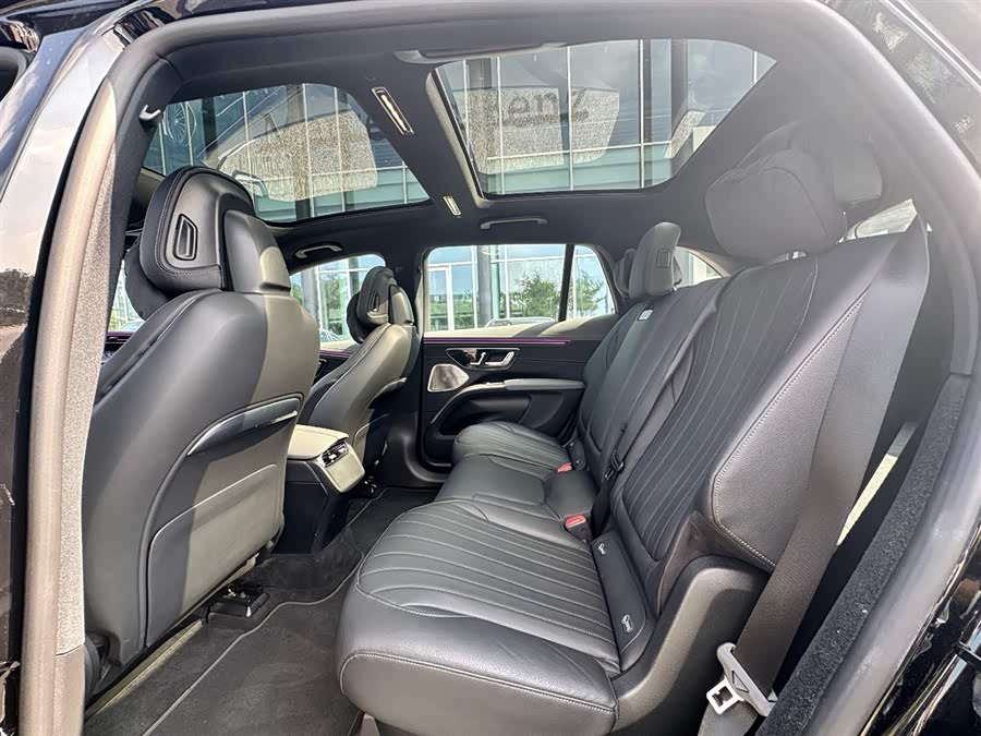 Mercedes-Benz EQS SUV 2023 car image #19
