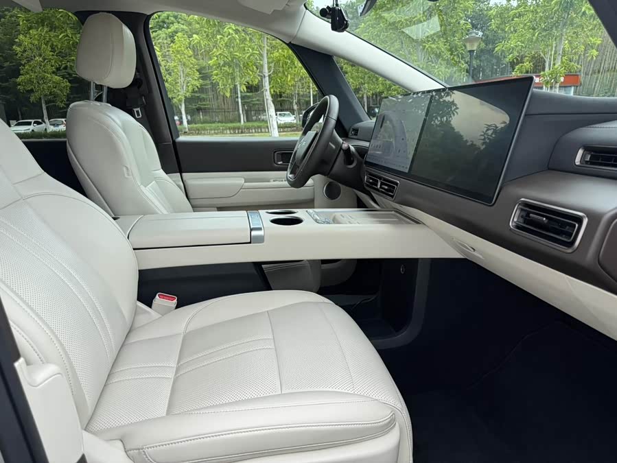 理想汽车 理想MEGA 2024 汽车图片 #19