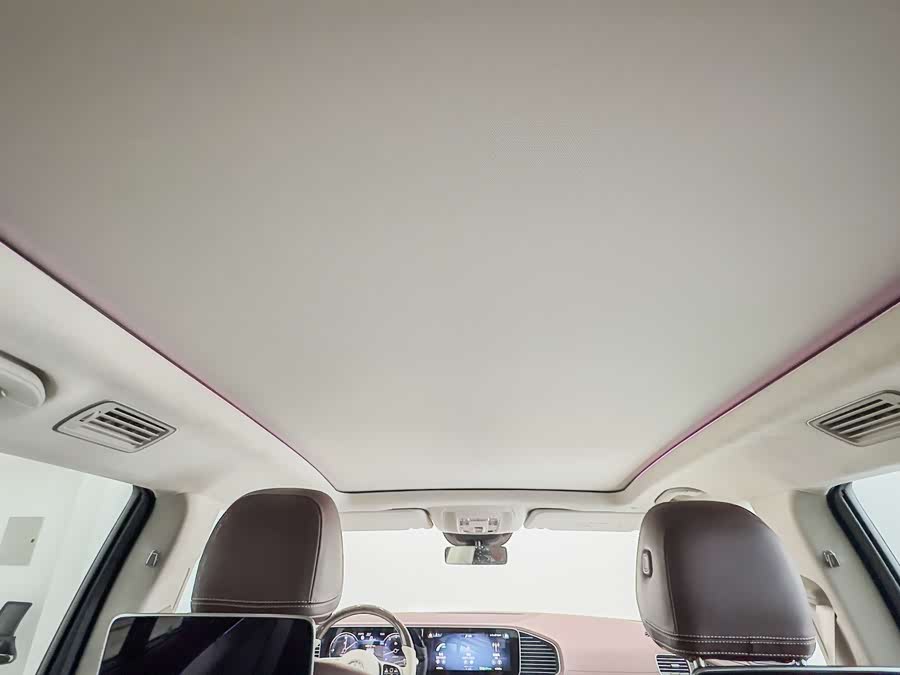 Mercedes-Benz Maybach GLS 2022 #19 Mercedes-Benz Maybach GLS 2022 car image #19