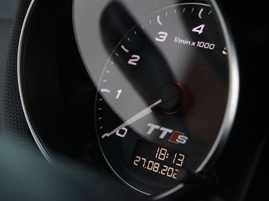 Audi TTS 2015 car image #19